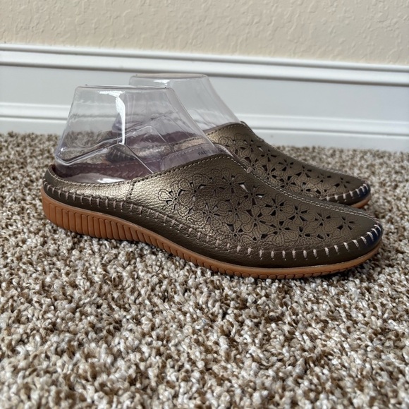 Spring Step | Women's Gold Floral Parre Slip On Clogs Size EU 38 US 7.5-8 - Picture 1 of 8